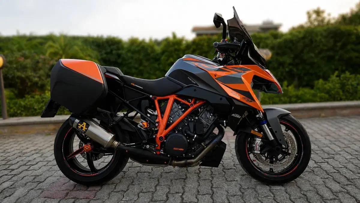 KTM 1290 Super Duke GT (2021 - 25)  (3)