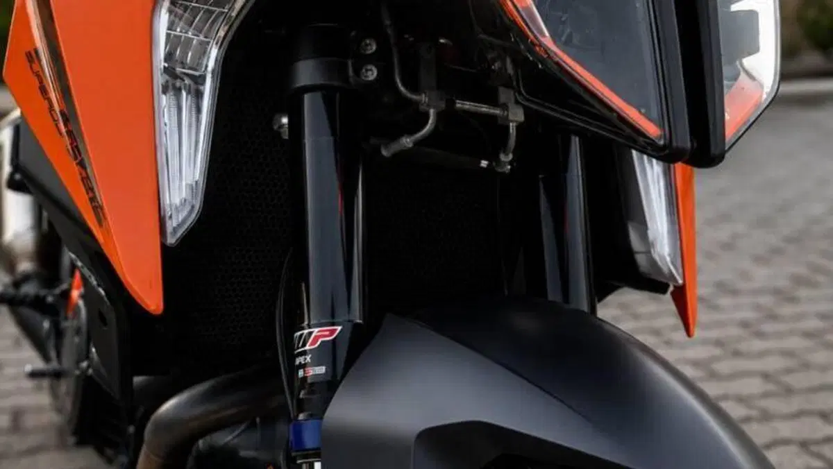 KTM 1290 Super Duke GT (2021 - 25)  (5)
