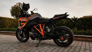 KTM 1290 Super Duke GT (2021 - 25)  (7)