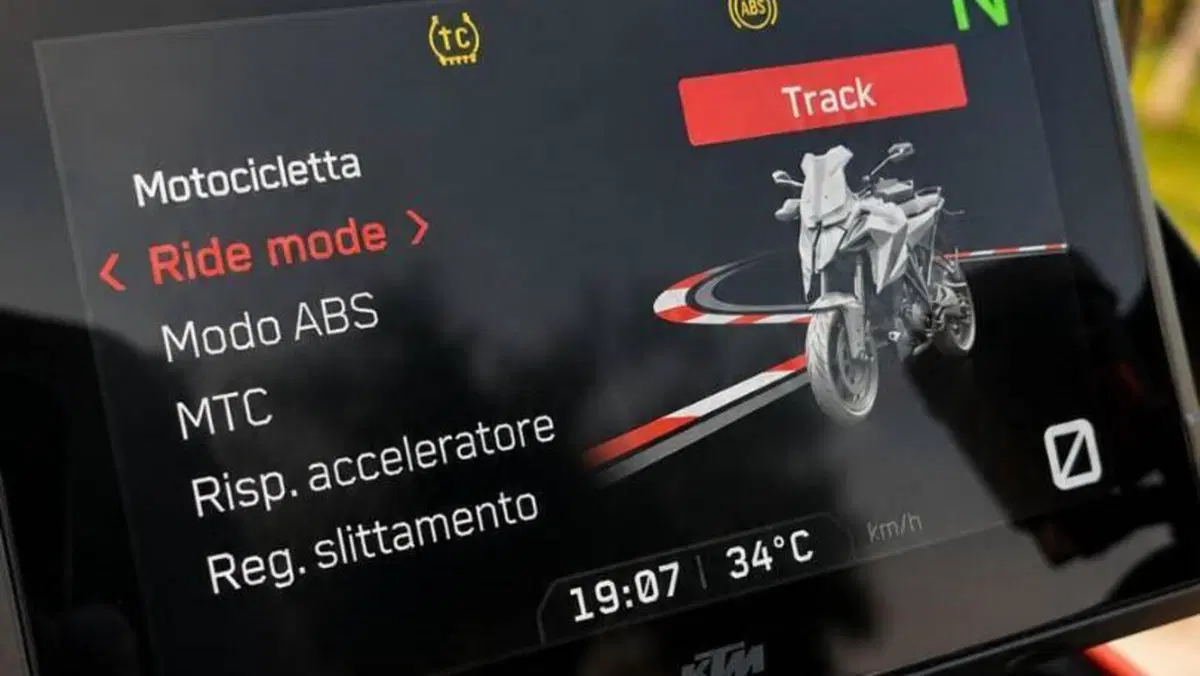 KTM 1290 Super Duke GT (2021 - 25)  (13)