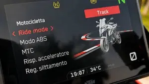 KTM 1290 Super Duke GT (2021 - 25)  (13)