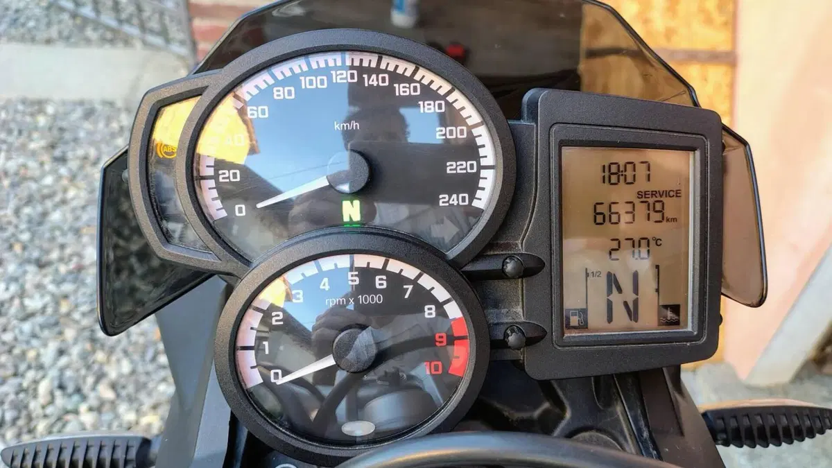 Bmw F 800 R (2015 - 16)  (4)