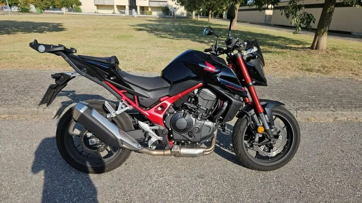 Honda CB 750 Hornet (2023 - 24)  (5)