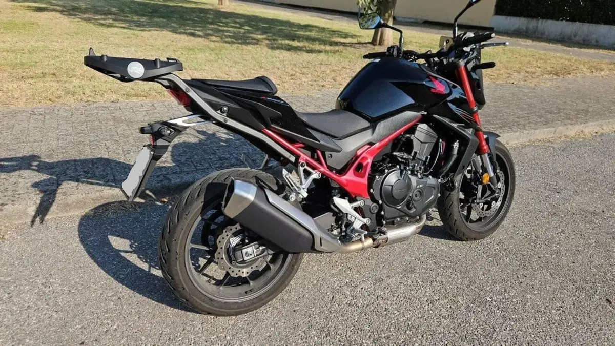 Honda CB 750 Hornet (2023 - 24)  (6)