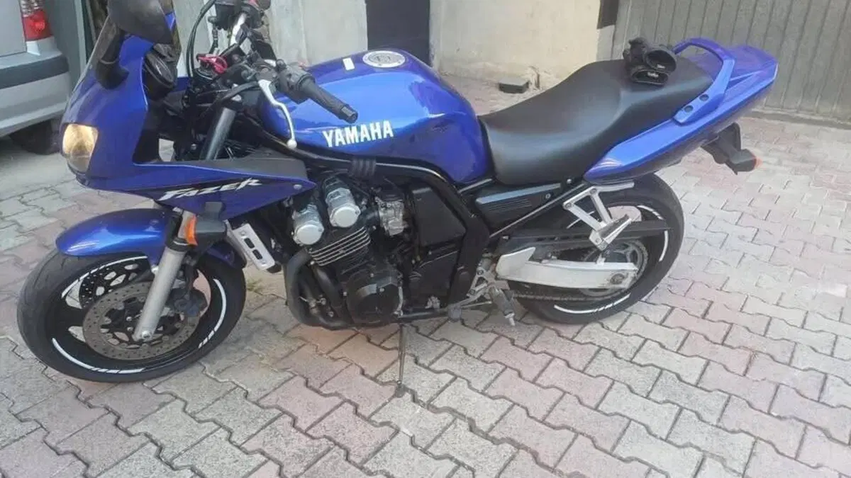 Yamaha FZS 600 Fazer (2002 - 03) 