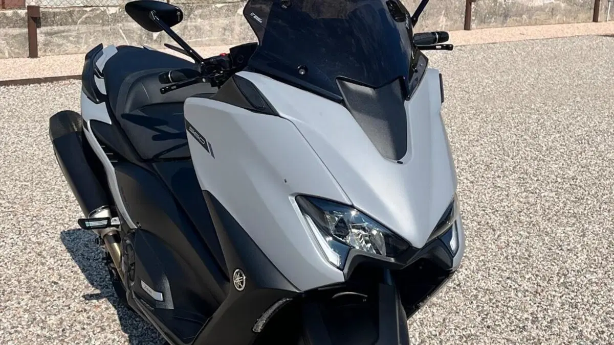 Yamaha T-Max 560 (2020 - 21)  (2)