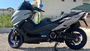 Yamaha T-Max 560 (2020 - 21)  (3)