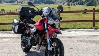 Moto Guzzi V85 TT Evocative Graphics (2021 - 23)