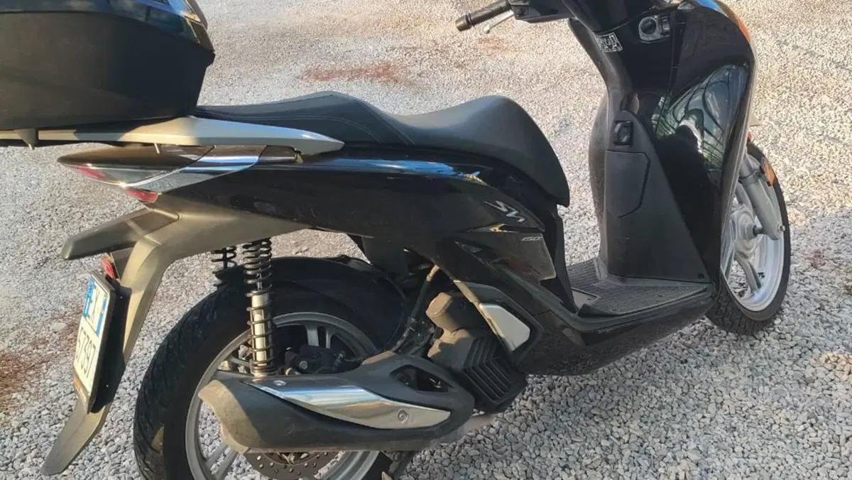 Honda SH 150i (2020 - 23)  (2)