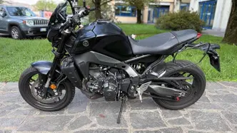 Yamaha MT-09 (2021 - 23) usata