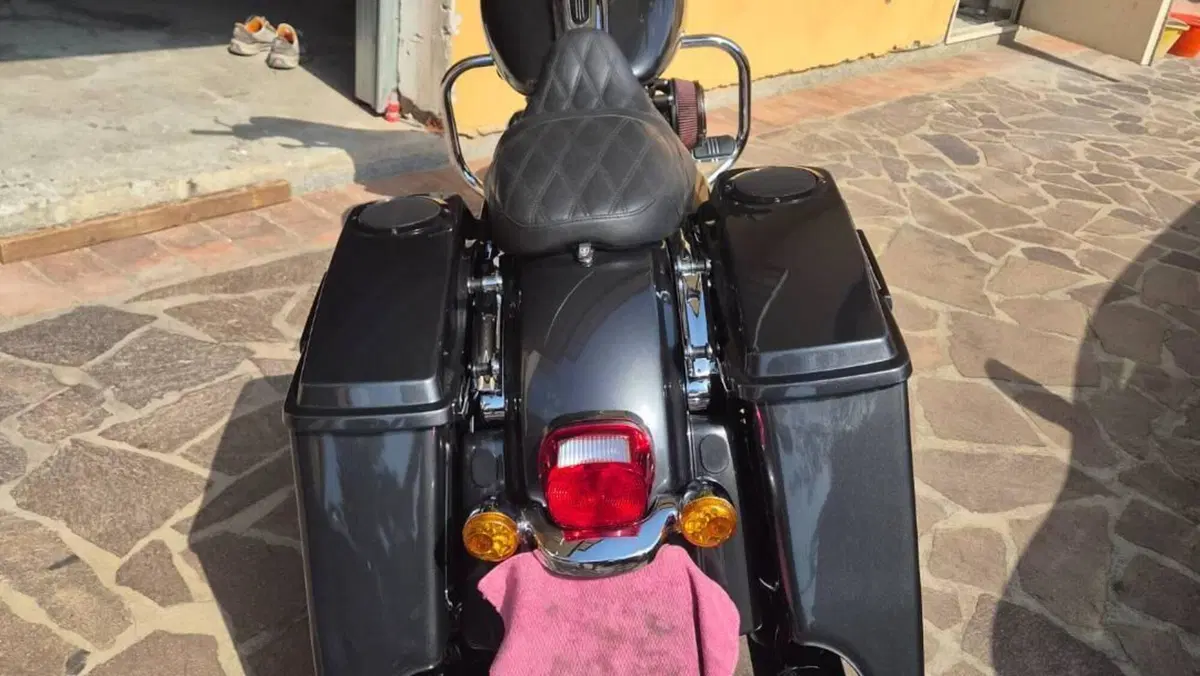 Harley-Davidson 1584 Street Glide (2008 - 10) - FLHX  (2)
