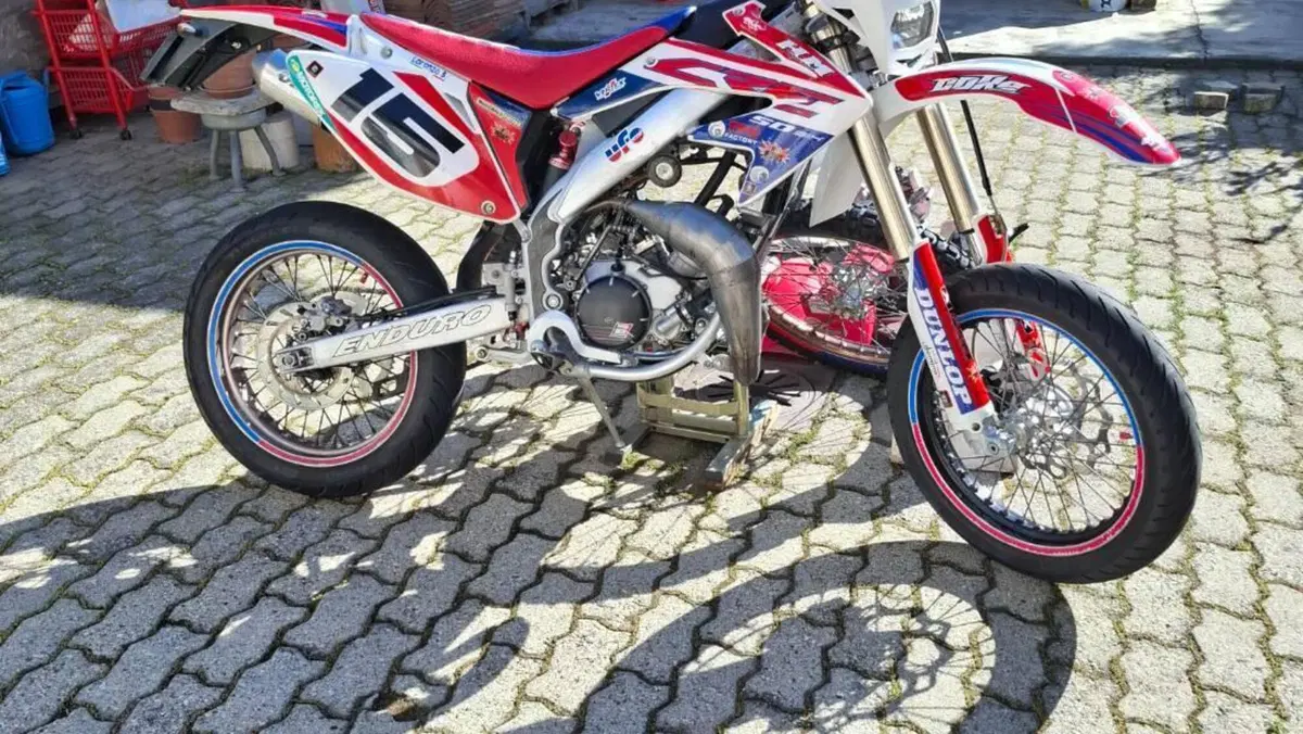 HM CRE 50 Six Competition (2011 - 15)  (5)