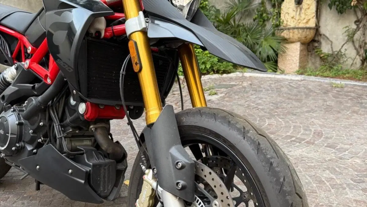 Aprilia Dorsoduro 900 (2017 - 20)  (3)