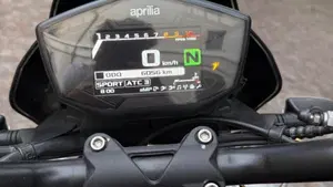 Aprilia Dorsoduro 900 (2017 - 20)  (7)