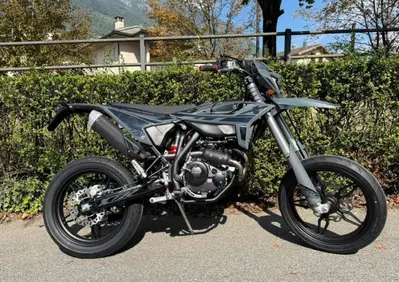 Betamotor RR 125 4T Motard T - X Special Edition (2025 - 26) - Annuncio 10110306