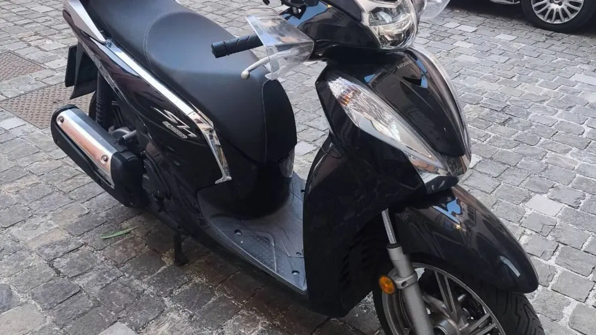 Honda SH 300 i ABS (2016 - 20)  (2)