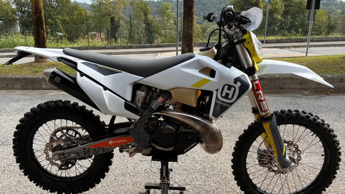 Husqvarna TE 300i (2022) 