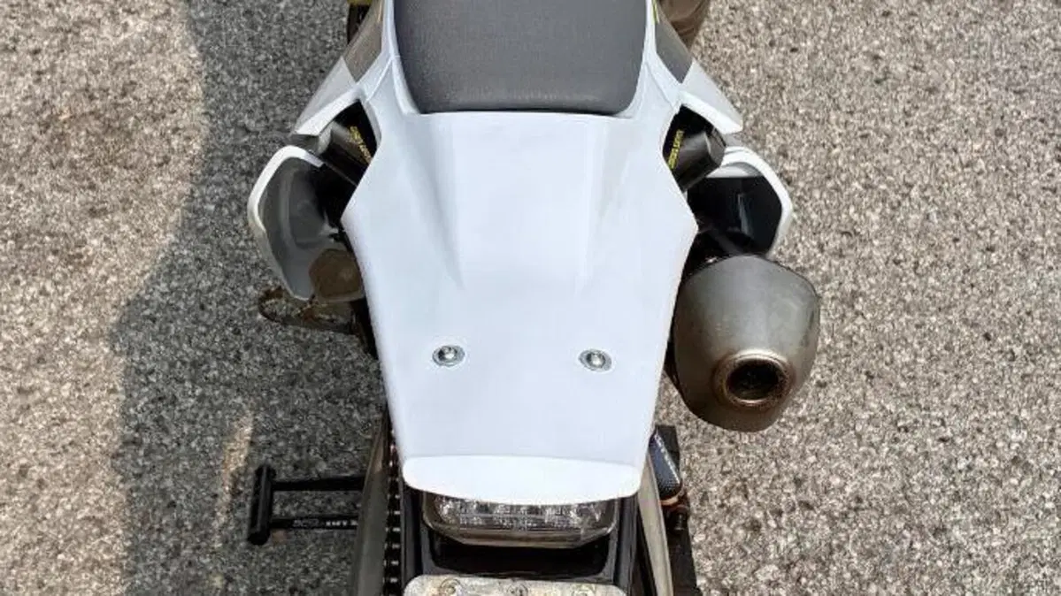 Husqvarna TE 300i (2022)  (6)