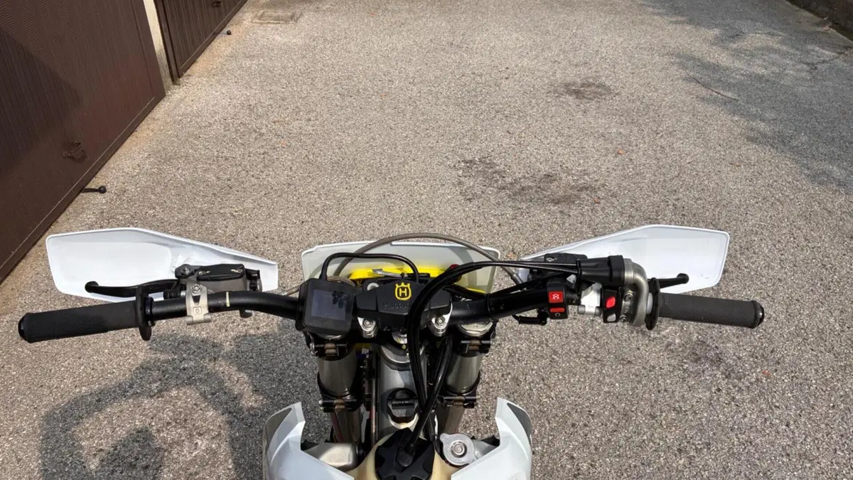 Husqvarna TE 300i (2022)  (7)