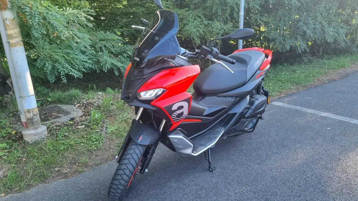 Aprilia SR GT 200 Sport (2022 - 24)  (2)