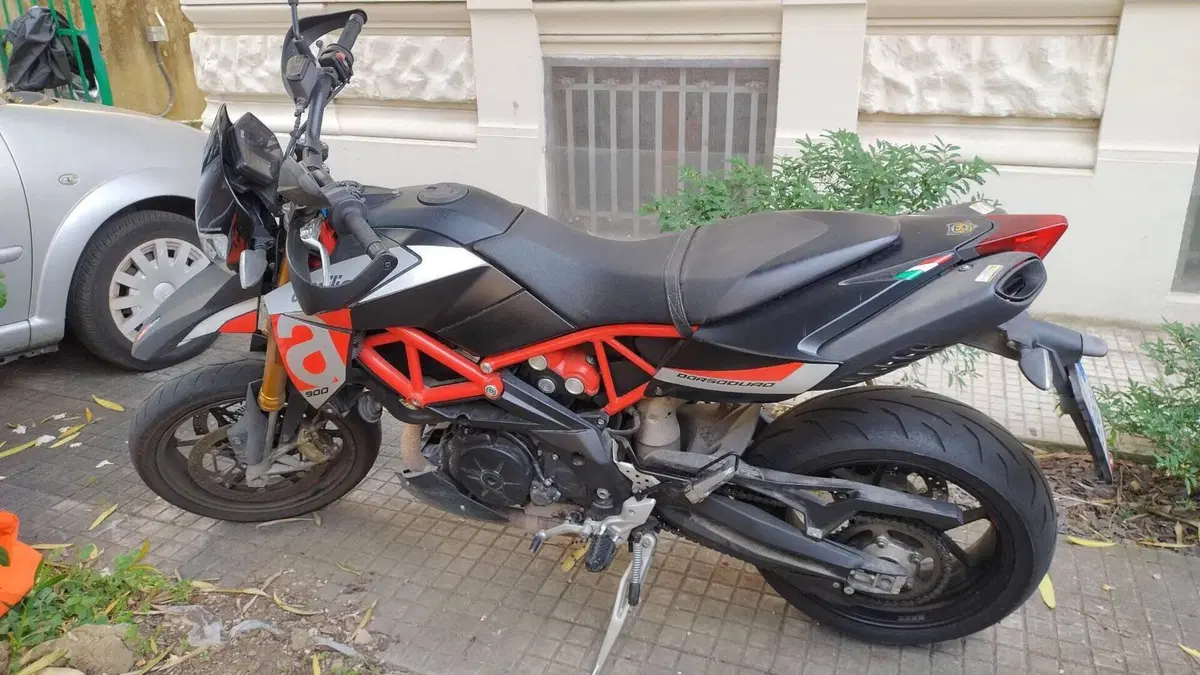 Aprilia Dorsoduro 900 (2017 - 20)  (3)