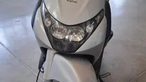 Piaggio Beverly 250 (2004 - 05)  (3)