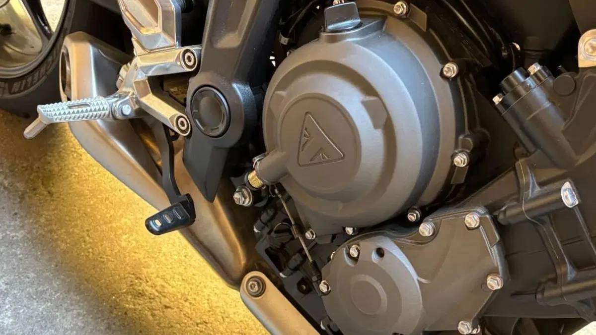 Triumph Trident 660 (2021 - 24)  (2)