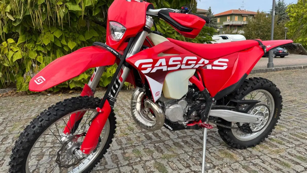 GASGAS EC 300 (2022) 