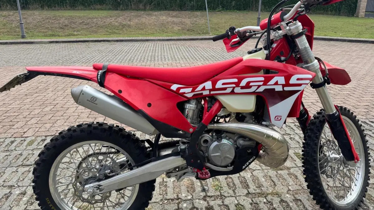 GASGAS EC 300 (2022)  (2)