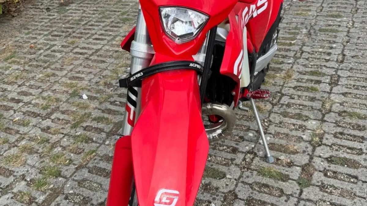 GASGAS EC 300 (2022)  (3)