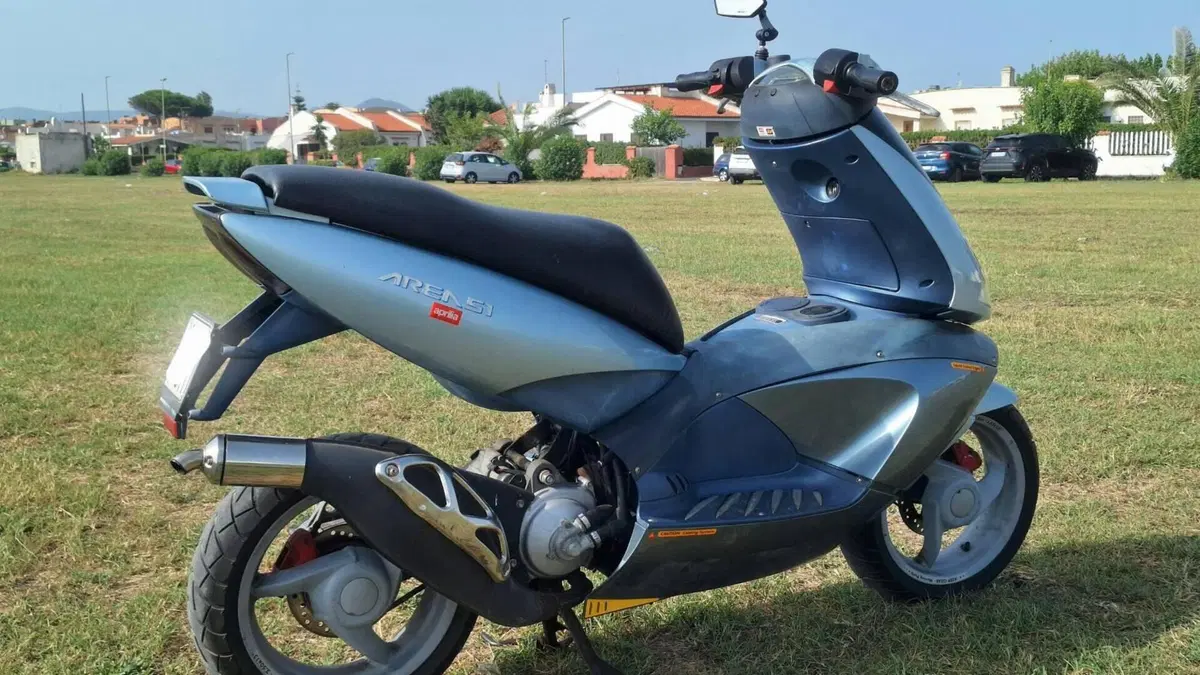 Aprilia Area 51 CAT (1998 - 02)  (2)
