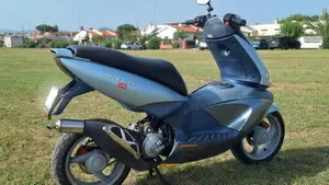 Aprilia Area 51 CAT (1998 - 02)  (2)