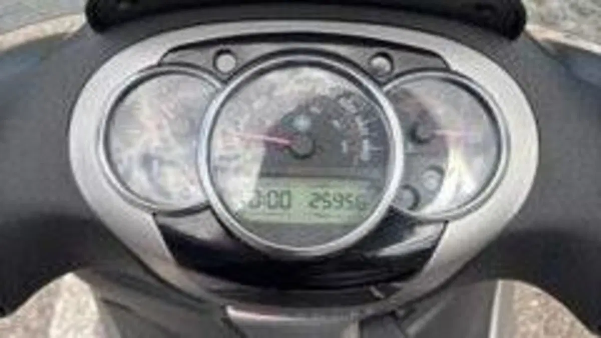 Piaggio Beverly 350 ABS (2016 - 20)  (8)