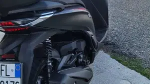 Honda SH 350 Sport (2021 - 24)  (2)