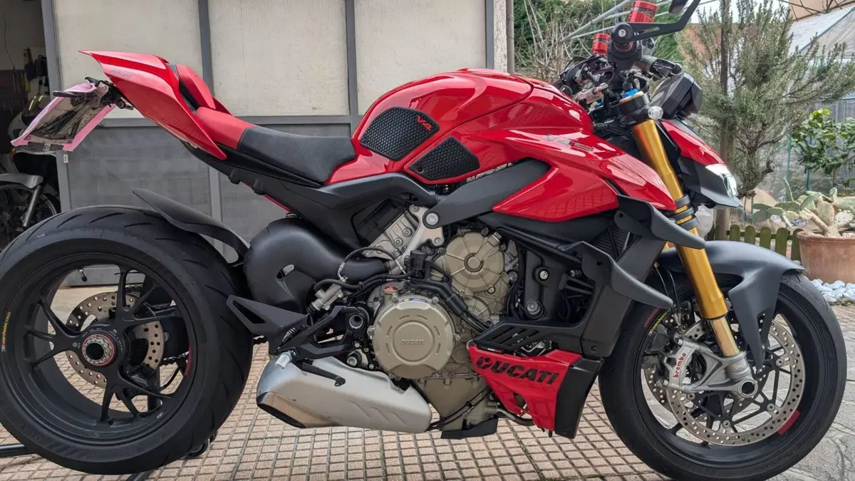 Ducati Streetfighter V4 S (2023 - 24)  (2)
