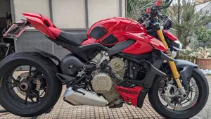 Ducati Streetfighter V4 S (2023 - 24)  (2)
