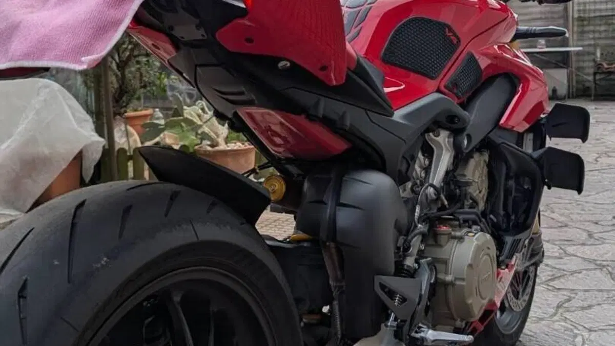 Ducati Streetfighter V4 S (2023 - 24)  (4)