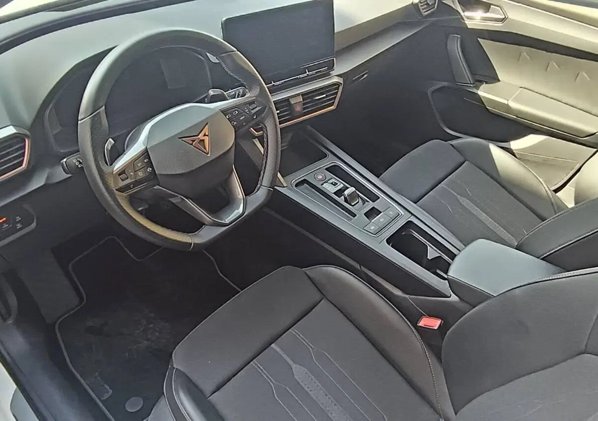 Cupra Leon Leon 1.5 hybrid 150cv dsg (7)