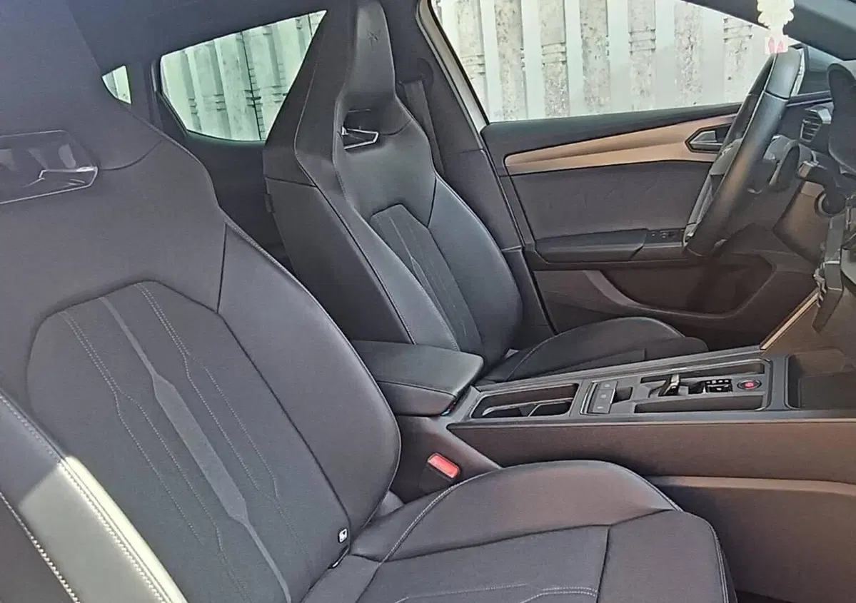 Cupra Leon Leon 1.5 hybrid 150cv dsg (8)