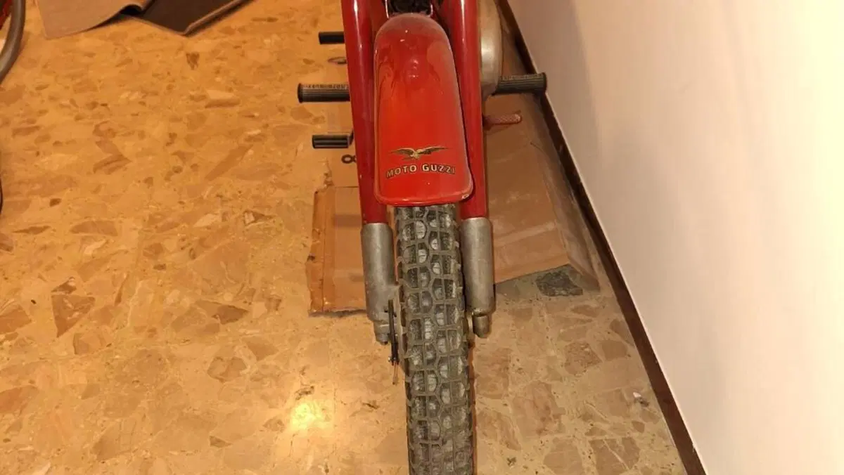 Moto Guzzi   (2)