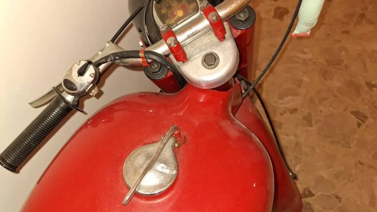 Moto Guzzi   (9)