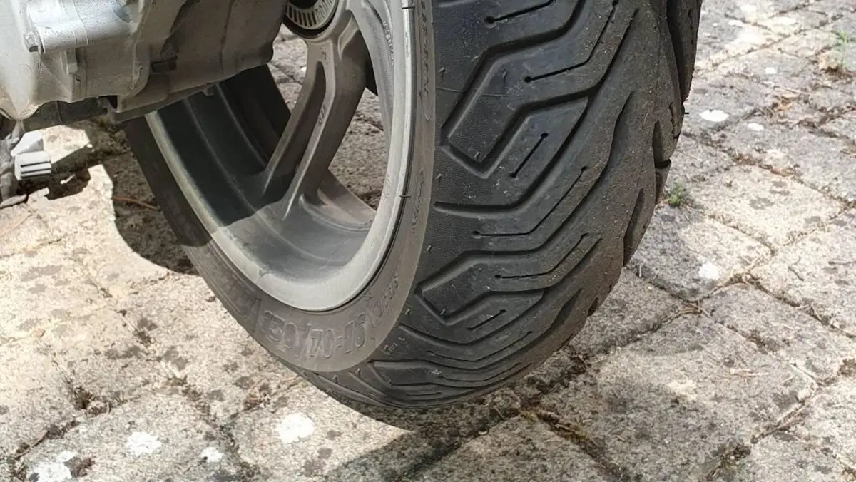 Honda SH 300 i ABS (2016 - 20)  (14)