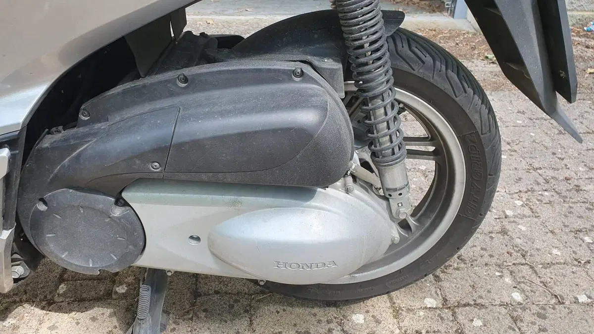 Honda SH 300 i ABS (2016 - 20)  (7)