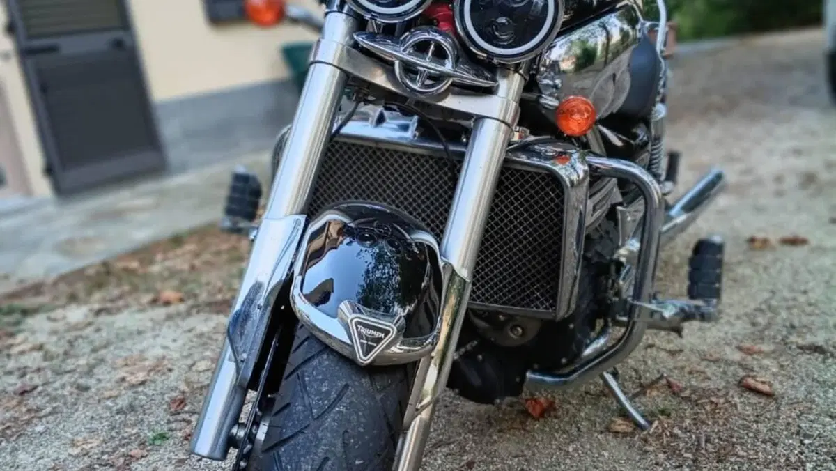 Triumph Rocket 3 Classic (2006 - 11)  (5)