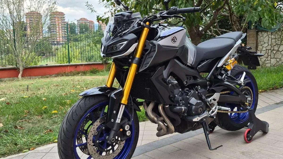 Yamaha MT-09 SP (2018 - 20)  (2)
