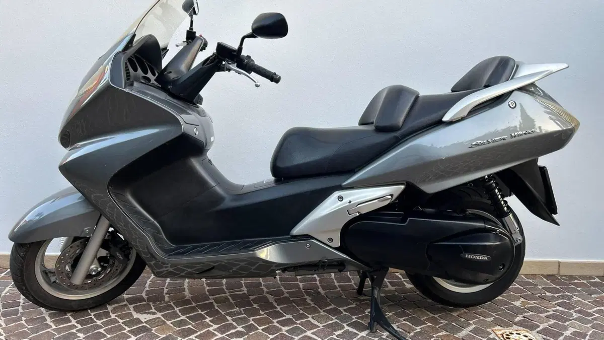 Honda Silver Wing 600 (2001 - 05)  (6)