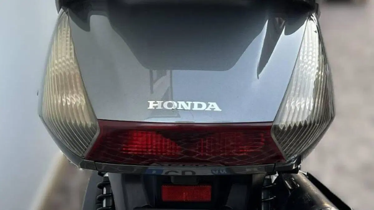 Honda Silver Wing 600 (2001 - 05)  (8)