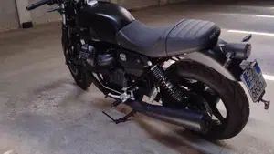 Moto Guzzi V7 Stone (2021 - 24) 