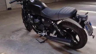 Moto Guzzi V7 Stone (2021 - 24) usata