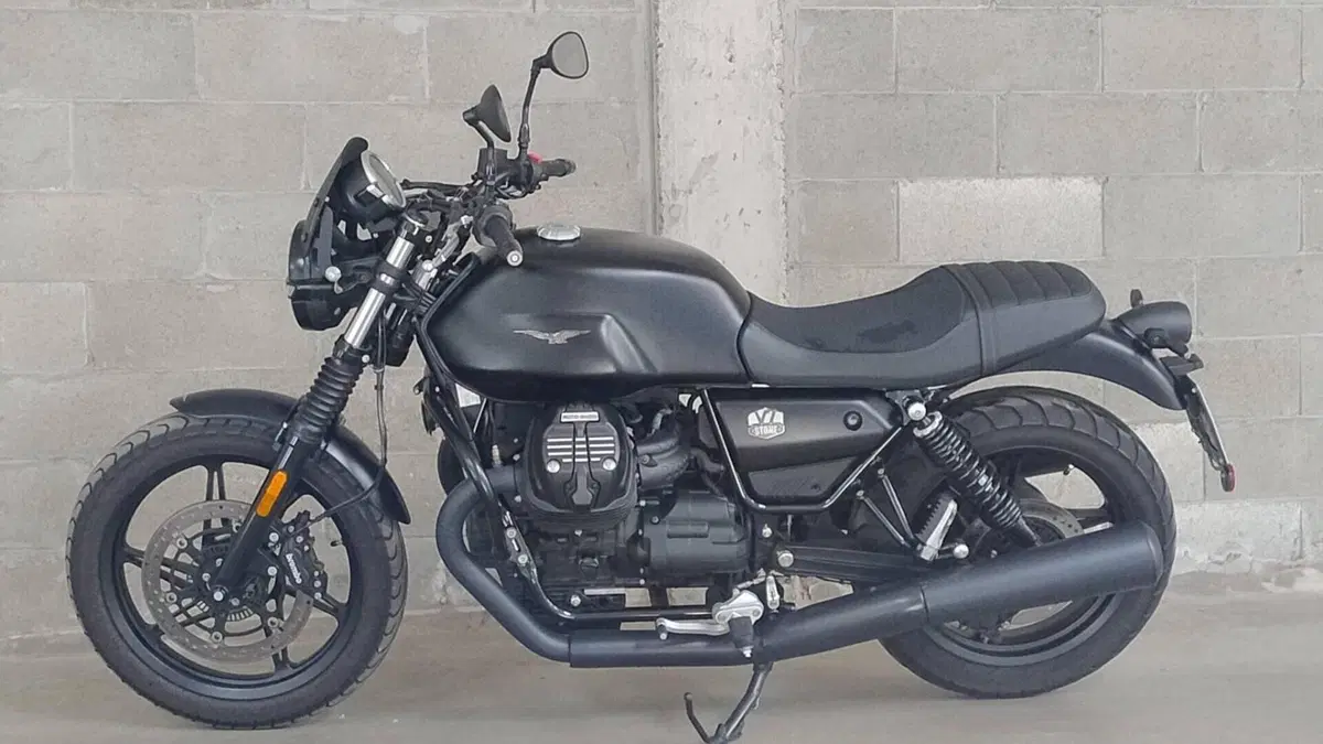 Moto Guzzi V7 Stone (2021 - 24)  (3)